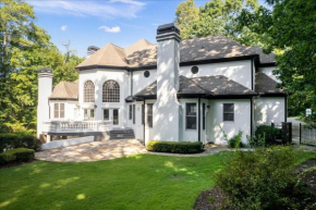 11580sqft Large Home By Airport